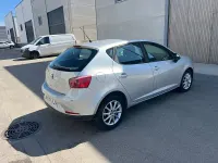 Usado Seat Ibiza Style 105 CV (77 kW) 2011 Gris / plata Berlina