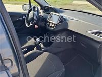 Usado Peugeot 208 Style 82 CV (60 kW) 2017 Gris / plata Utilitario