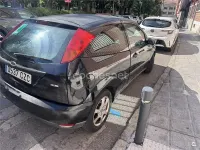 Usado Ford Focus Trend 100 CV (73 kW) 2004 Negro Berlina