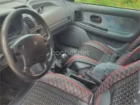 Usado Renault Laguna 115 CV (84 kW) 1996 Gris / plata Berlina