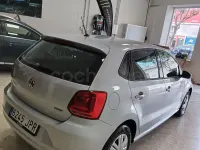 Usado VW Polo Edition 60 CV (44 kW) 2016 Gris / plata Berlina
