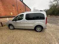 Usado Peugeot Partner Tepee Active 92 CV (67 kW) 2010 Gris / plata Monovolumen