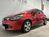 Usado Renault Clio IV Dynamique 90 CV (66 kW) 2014 Rojo Berlina