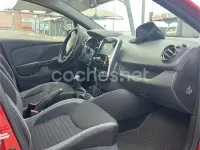 Begagnad Renault Clio IV Zen 90 HK (66 kW) 2016 Röd Sedan