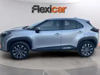 Usado Toyota Yaris Active 116 CV (85 kW) 2024 Gris Utilitario