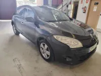 Usado Renault Mégane Dynamique 130 CV (95 kW) 2011 Gris / plata Berlina