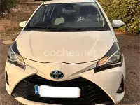 Usado Toyota Yaris Hybrid Business Edition 116 CV (85 kW) 2020 Blanco Berlina