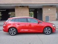 Usado Renault Mégane GrandTour Bose Edition 130 CV (95 kW) 2017 Rojo Familiar