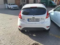 Usado Ford Fiesta 95 CV (69 kW) 2011 Blanco Berlina
