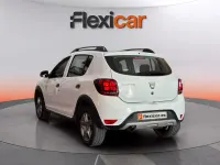 Usado Dacia Sandero Stepway 90 CV (66 kW) 2017 Blanco Berlina