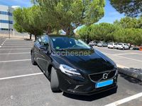 Usado Volvo V40 Momentum 122 HP (89 kW) 2019 Preto Sedan