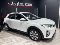Usado Kia Stonic 101 HP (74 kW) 2022 Branco SUV