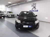 Usado Ford Focus Trend 100 CV (73 kW) 2014 Negro Berlina