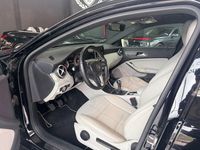 Käytetty Mercedes A180 Urban 109 HP (80 kW) 2015 Musta Sedan