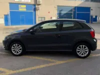 Usado VW Polo Advance 90 CV (66 kW) 2014 Gris Utilitario