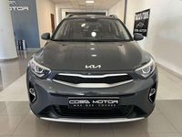 Usado Kia Stonic Plus 84 HP (61 kW) 2023 Cinzento SUV
