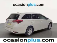 Usado Toyota Auris Touring Sports Active 136 CV (100 kW) 2016 Blanco Familiar