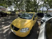 Usado VW Fox 75 CV (55 kW) 2006 Amarillo Utilitario