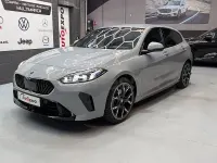 Usado BMW 118 Comfort Edition 150 CV (110 kW) 2025 Gris / plata Utilitario