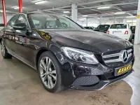 Usado Mercedes C200 136 CV (100 kW) 2017 Negro Berlina