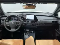 Usado Lexus UX Executive Line 184 CV (135 kW) 2023 Gris / plata SUV