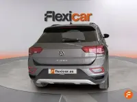 Usado VW T-Roc Advance 110 CV (80 kW) 2022 Gris SUV