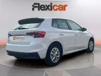 Usado Skoda Fabia Ambition 110 CV (80 kW) 2022 Blanco Utilitario