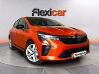 Usado Renault Clio V Techno 91 CV (66 kW) 2025 Naranja Berlina