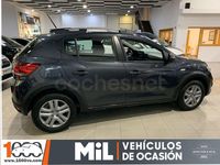 Usado Dacia Sandero Essentiel 91 CV (66 kW) 2022 Gris / plata Berlina