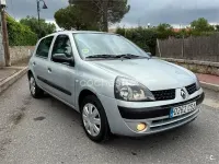 Usado Renault Clio II 75 CV (55 kW) 2004 Gris / plata Berlina