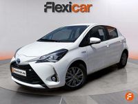 Usado Toyota Yaris Hybrid Advance 100 CV (73 kW) 2020 Blanco Berlina
