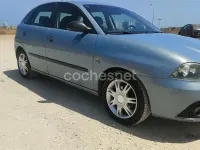 Usado Seat Ibiza 100 CV (73 kW) 2006 Azul Utilitario