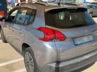 Usado Peugeot 2008 Active 92 CV (67 kW) 2013 Gris / plata SUV