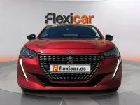 Usado Peugeot 208 Allure 101 CV (74 kW) 2023 Rojo Utilitario