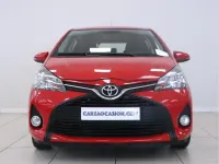 Usado Toyota Yaris Active 69 CV (50 kW) 2016 Rojo Berlina