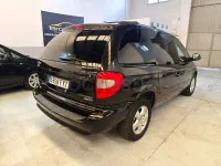 Usado Chrysler Voyager 150 CV (110 kW) 2008 Negro Monovolumen