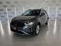 Usado VW T-Roc Life 150 CV (110 kW) 2024 Gris SUV