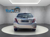 Usado Toyota Yaris Active 90 CV (66 kW) 2014 Gris / plata Berlina