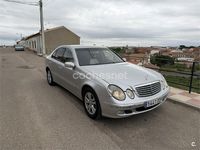 Usado Mercedes E270 Elegance 177 CV (130 kW) 2005 Gris / plata Berlina
