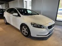 Usado Volvo V40 Summum 115 CV (84 kW) 2014 Blanco Berlina