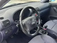 Usado Audi A3 Ambiente 125 CV (91 kW) 2000 Gris / plata Utilitario