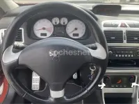 Usado Peugeot 307 CC 138 CV (101 kW) 2005 Rojo Descapotable