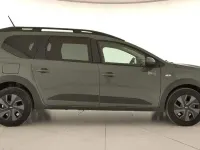 Usado Dacia Jogger Expression 100 CV (73 kW) 2026 Verde Monovolumen