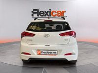 Usado Hyundai i20 84 CV (61 kW) 2017 Gris Berlina