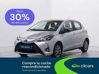 Usado Toyota Yaris Hybrid Active 75 CV (55 kW) 2017 Plateado Berlina