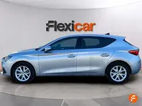 Usado Seat Leon Style 130 CV (95 kW) 2023 Gris