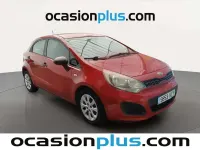Usado Kia Rio 86 CV (63 kW) 2012 Rojo Utilitario