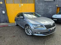 Usado Skoda Superb Style 150 CV (110 kW) 2015 Gris / plata Berlina
