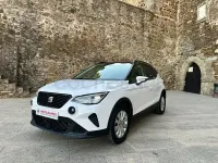 Usado Seat Arona Style Plus 110 CV (80 kW) 2021 Blanco SUV