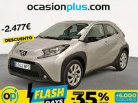 Usado Toyota Aygo Play 72 CV (52 kW) 2024 Gris Utilitario